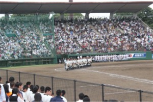 試合終了のサイレンが鳴り響く